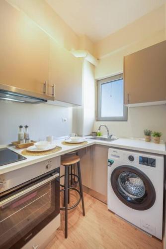 300Mbps brand-new studio in Athens