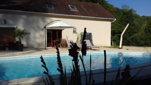 Photo de la galerie de l'établissement Maison au calme vacances au vert en famille, à Écrilles