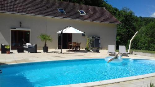 Photo de la galerie de l'établissement Maison au calme vacances au vert en famille, à Écrilles