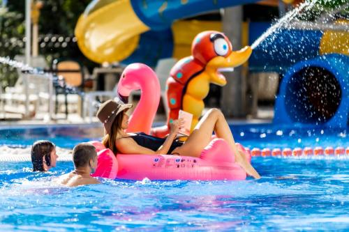 Bassein majutusasutuses Prestige Hotel and Aquapark - All inclusive või selle lähedal