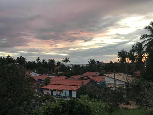 Matahari terbit atau terbenam yang dilihat dari rumah tamu ini atau berdekatan
