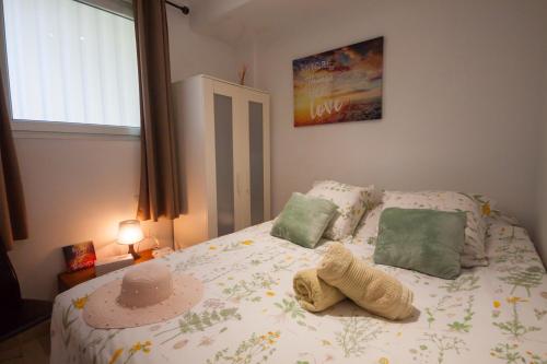 Ένα ή περισσότερα κρεβάτια σε δωμάτιο στο Comfortable apartment with amazing sea views