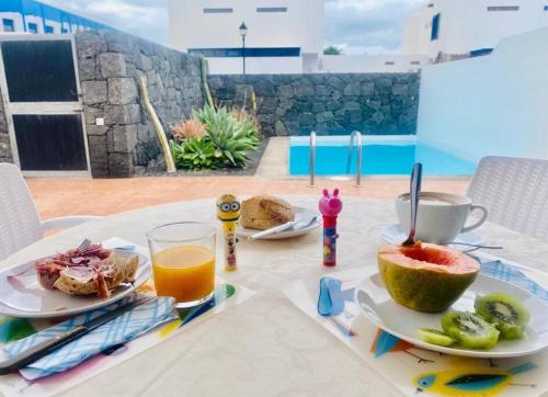 Casa en Playa Blanca con piscina privada y cerca de Marina Rubicón