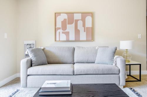 صورة لـ Foster City 2BR w Gym Pool WD nr highways SFO-567 في مدينة فوستر