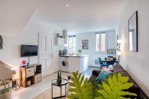 L5 2mins Walk to the Beach Heart of Old Town Nice