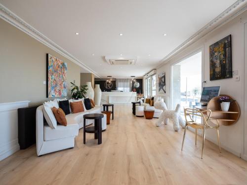 Χώρος καθιστικού στο Hotel Revellata & Spa