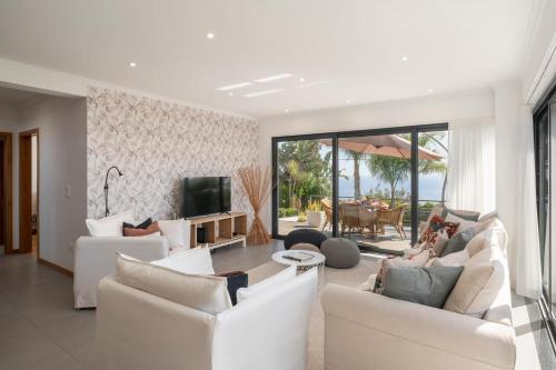 Villa Hibiscus by an island apart