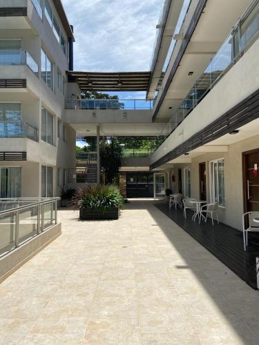 Το κτήριο όπου στεγάζεται  το διαμέρισμα