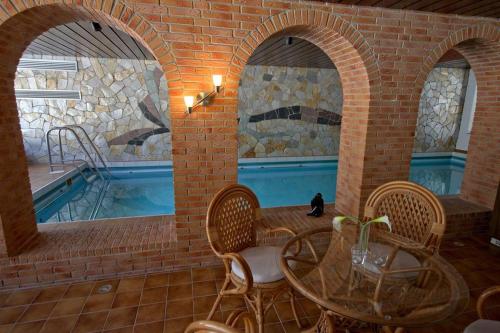 The swimming pool at or close to Dein Hotel Suite Wellness