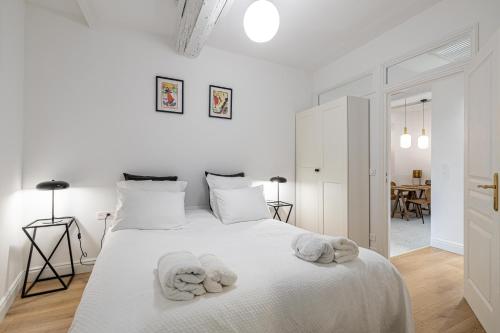 Ένα ή περισσότερα κρεβάτια σε δωμάτιο στο Chez Collette - Luxury in the Old Nice