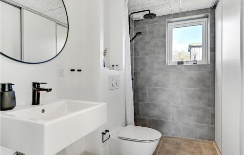 A bathroom at Beach Front Home In Ebeltoft With Kitchen