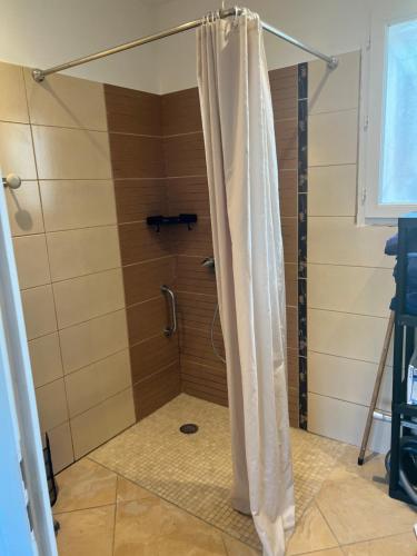 Photo de la galerie de l'établissement bel appart bord de mer plage du rouet, à Carry-le-Rouet