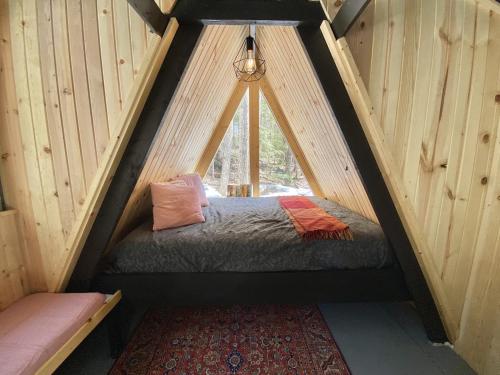 Postel nebo postele na pokoji v ubytování Sailor Springs Glamping