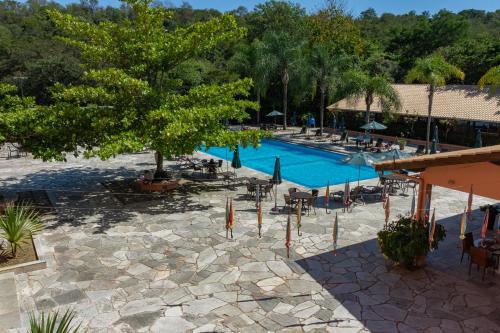 an image of a swimming pool at a resort at Hotel Fazenda Brisa Itu in Itu
