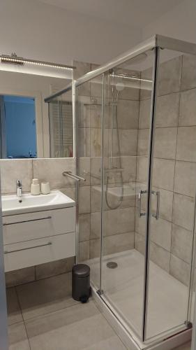 Bilik mandi di Aurelia Apartament Dziwnów SPA
