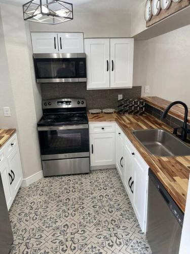 Gorgeous Laughlin Condo! – Photos 2