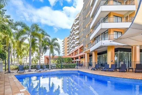 Πισίνα στο ή κοντά στο ZEN88 Esplanade: 3-BR Luxury Suite Near Waterfront