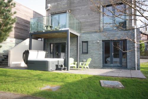 House 10