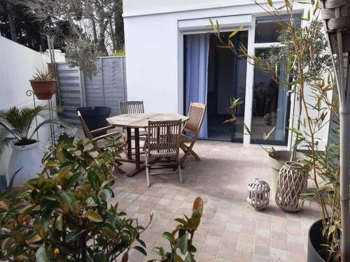Grand studio avec patio