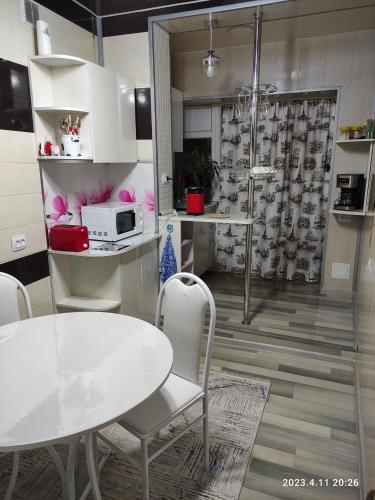 Afbeelding uit fotogalerij van comfortable luxury apartment in Karakol