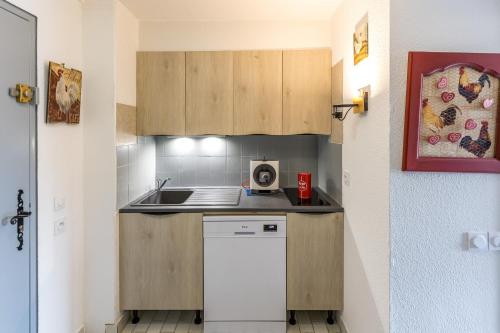 Zdjęcie z galerii obiektu L'Alegria - Appt climatisé et piscine partagée w Cap d'Agde