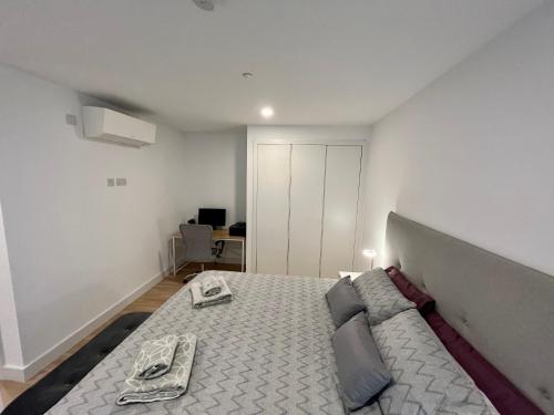 Imagen de la galería de Modern Apartment with Spa and Pool, en Gibraltar