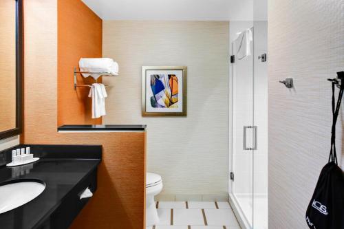 Koupelna v ubytování Fairfield Inn & Suites by Marriott Cape Cod Hyannis