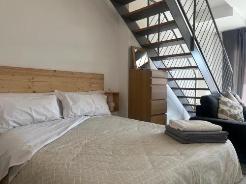 Posteľ alebo postele v izbe v ubytovaní Love Rent4 Málaga loft