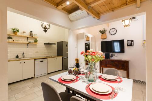 Westend Apartment with Loft Hide Away for Kids- AC