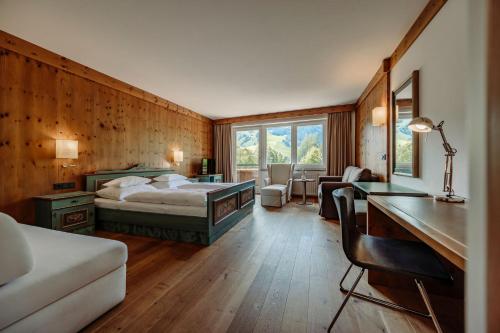 Postel nebo postele na pokoji v ubytování Familien- & Gartenhotel Theresia 4-Sterne Superior