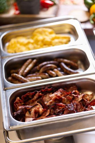 Jídlo v hotelu nebo okolí