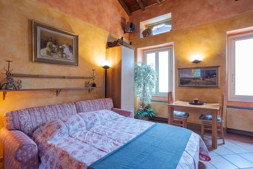 GuesHost - Bright apartment in Nesso with Lake view! photo 2
