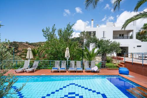 Πισίνα στο ή κοντά στο A 5 bedroom villa with pool & amazing sea view!