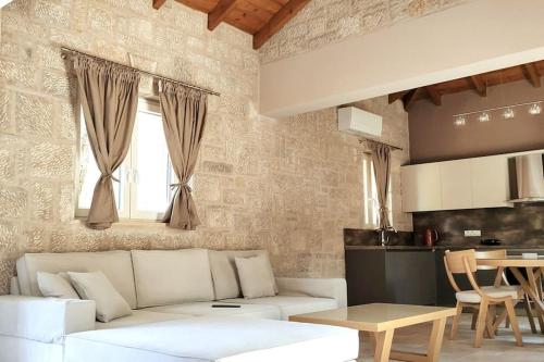 Villa *ONEIRO*/5 min from town and sea/Mountain view