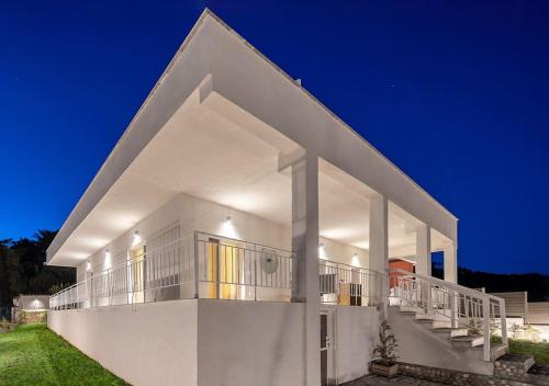 Ảnh trong thư viện ảnh của Wine After Sun Sea Front Villa ở Nea Skioni