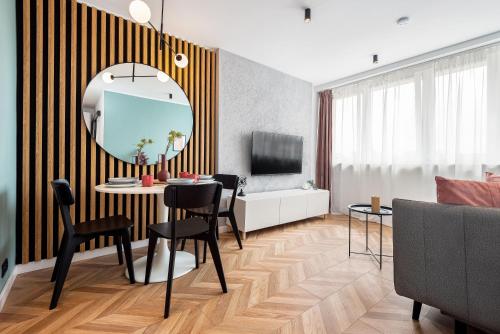 Кът за сядане в Apartament Szafir - darmowy Parking, ścisłe centrum - by Kairos Apartments