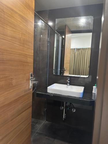 Ένα μπάνιο στο Seandee - Lush Private Rooms in Viman Nagar