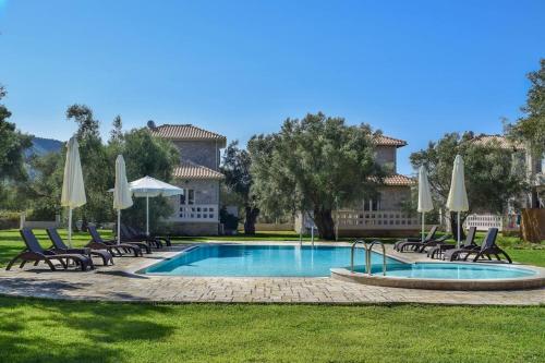 Villa *ELIA*/5' from town & sea/ Mountain view