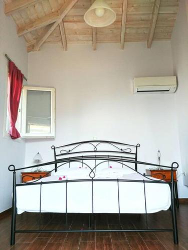 Villa *ELIA*/5' from town & sea/ Mountain view