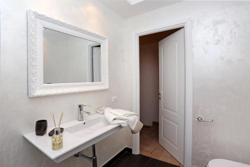 Madonna de' Monti Suites