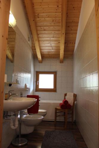 Koupelna v ubytování Agritur Fiore