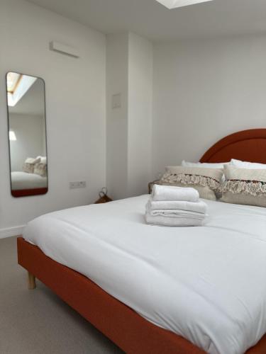 Ideal Bristol getaway - 3 bed harbourside home photo 33