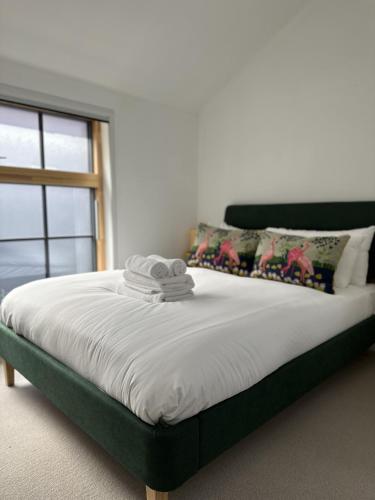 Ideal Bristol getaway - 3 bed harbourside home photo 41