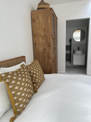 Ideal Bristol getaway - 3 bed harbourside home photo 49