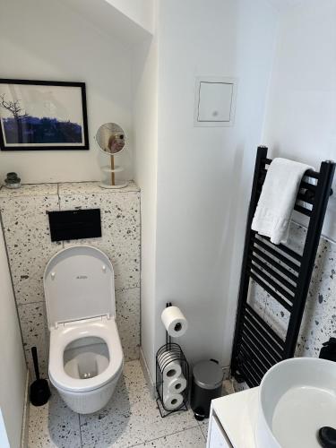 Ideal Bristol getaway - 3 bed harbourside home photo 55