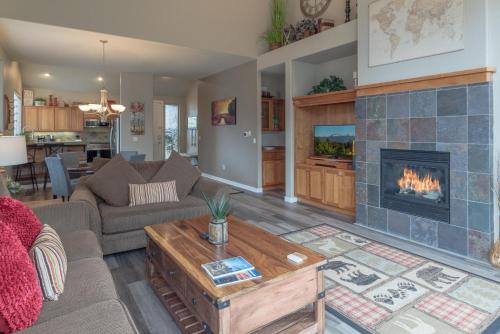 Creekside Townhome – Photos 5