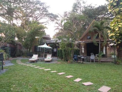 Κήπος έξω από το Brookhouse at Khaoyai