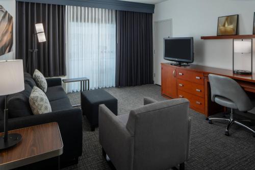 Courtyard by Marriott Memphis East/Park Avenue Image