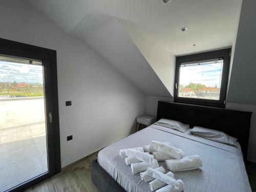 Ένα ή περισσότερα κρεβάτια σε δωμάτιο στο Breathtaking View design apartment