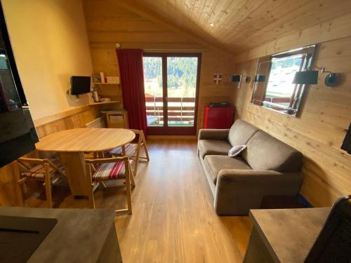 Joli 2 pièces tout confort - FR-1-692-18